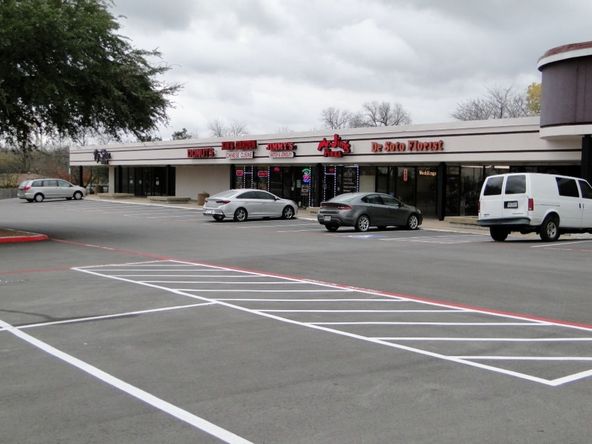 DeSoto Market Place: 300 - 360 E. Belt Line Road, Desoto, TX 75115